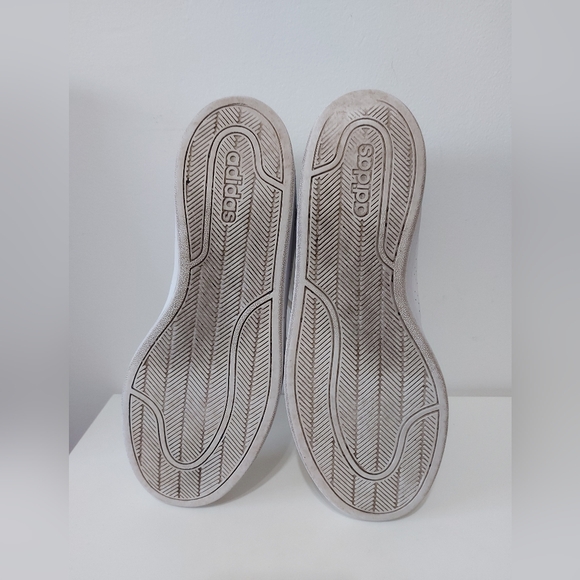 Adidas shoes - Picture 15 of 16